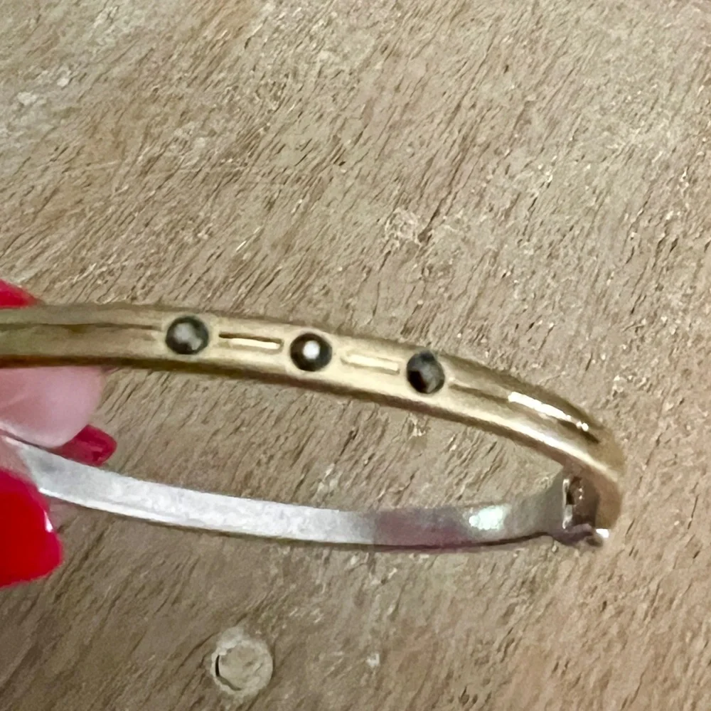 NEW MARLYN SCHIFF Two Tone Crystal Beaded Hinged Bangle Bracelet 7.25”